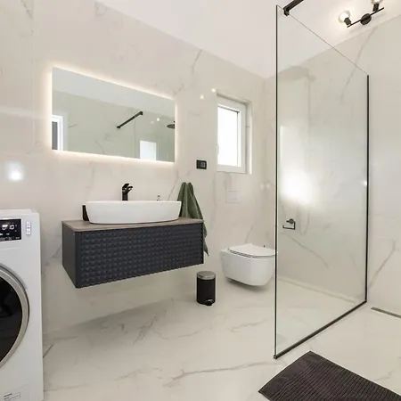 Juniperus Mit Eigenem Pool By Interhome