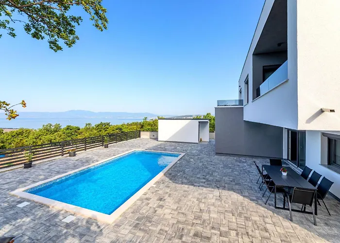 Juniperus Mit Eigenem Pool By Interhome *