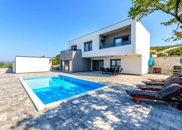 Semesterbostad Juniperus Mit Eigenem Pool By Interhome Šmrika