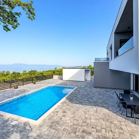 Juniperus Mit Eigenem Pool By Interhome *