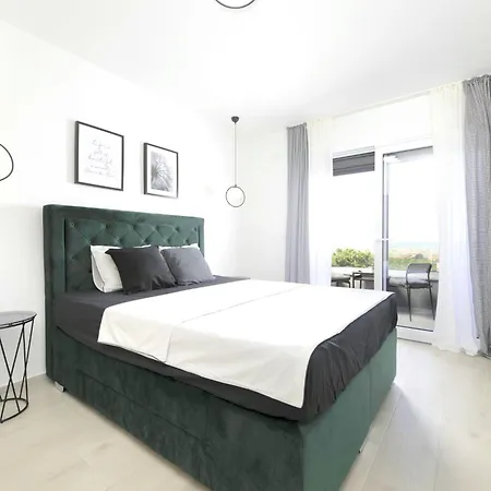 Vikendica Juniperus Mit Eigenem Pool By Interhome Smrika