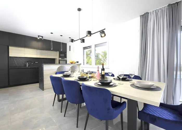 Vikendica Juniperus Mit Eigenem Pool By Interhome