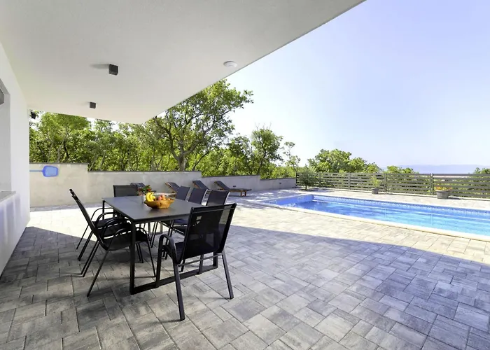 Juniperus Mit Eigenem Pool By Interhome Vikendica *